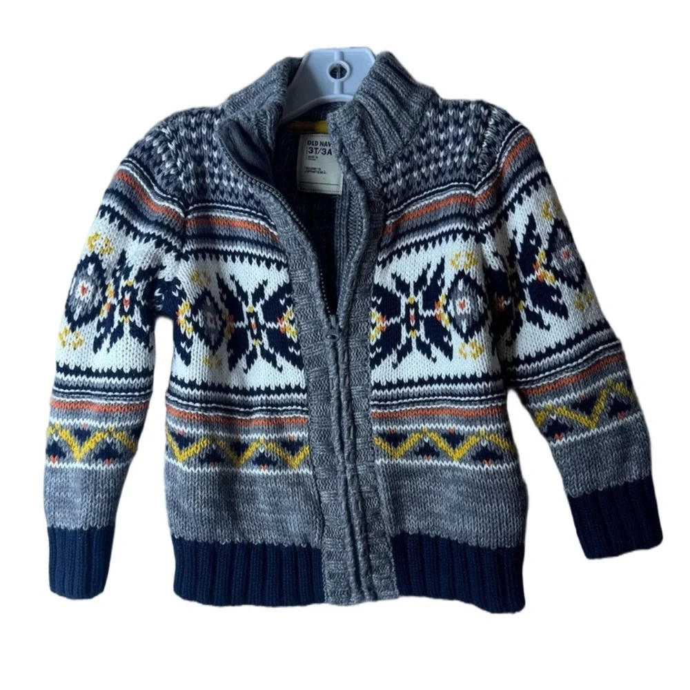 Old Navy. Size 3. Excellent Condition Gray Patterned Kids Sweater